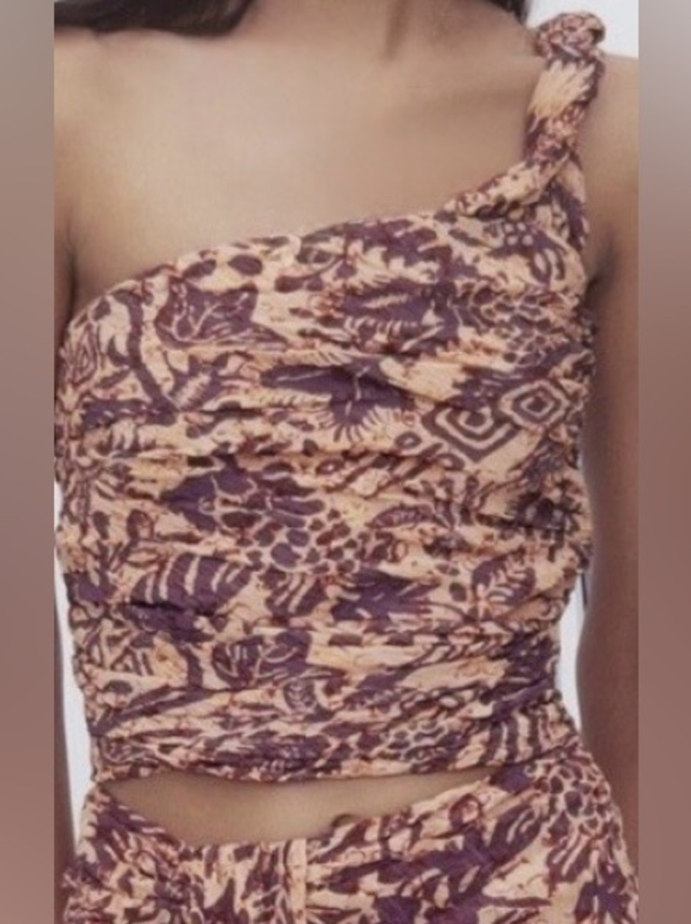 One-Shoulder Floral Ruched Crop Top in Dusty Pink and Navy